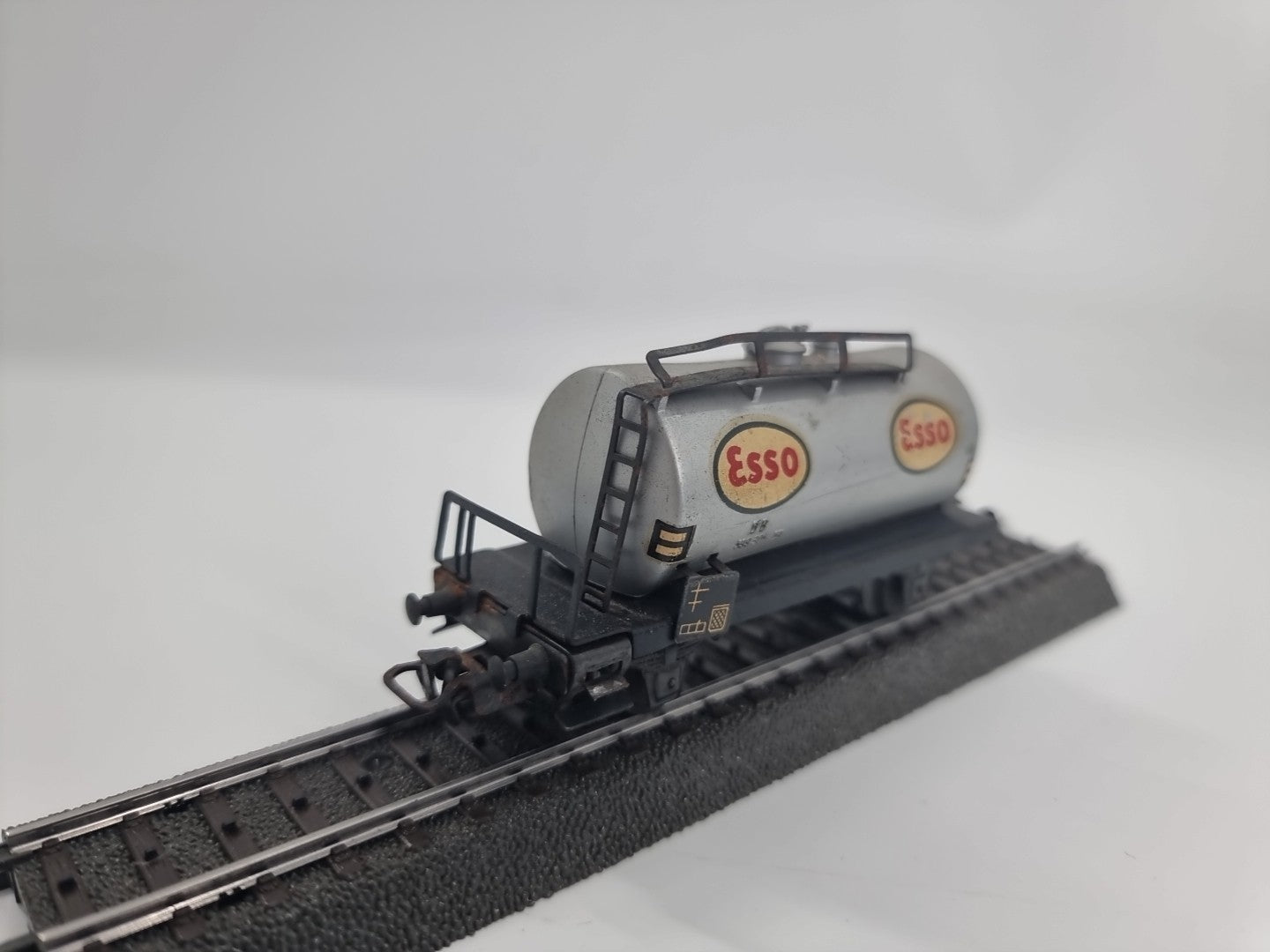 Märklin Esso-Kesselwagen Aufschrift 599 304