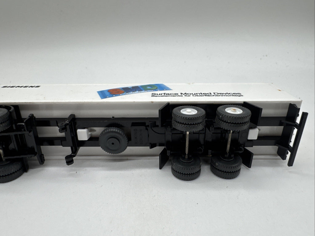 1:87 (H0)  Wiking 542/12 Mercedes-Benz 1644 S Koffer-Sattelzug  / Siemens #630