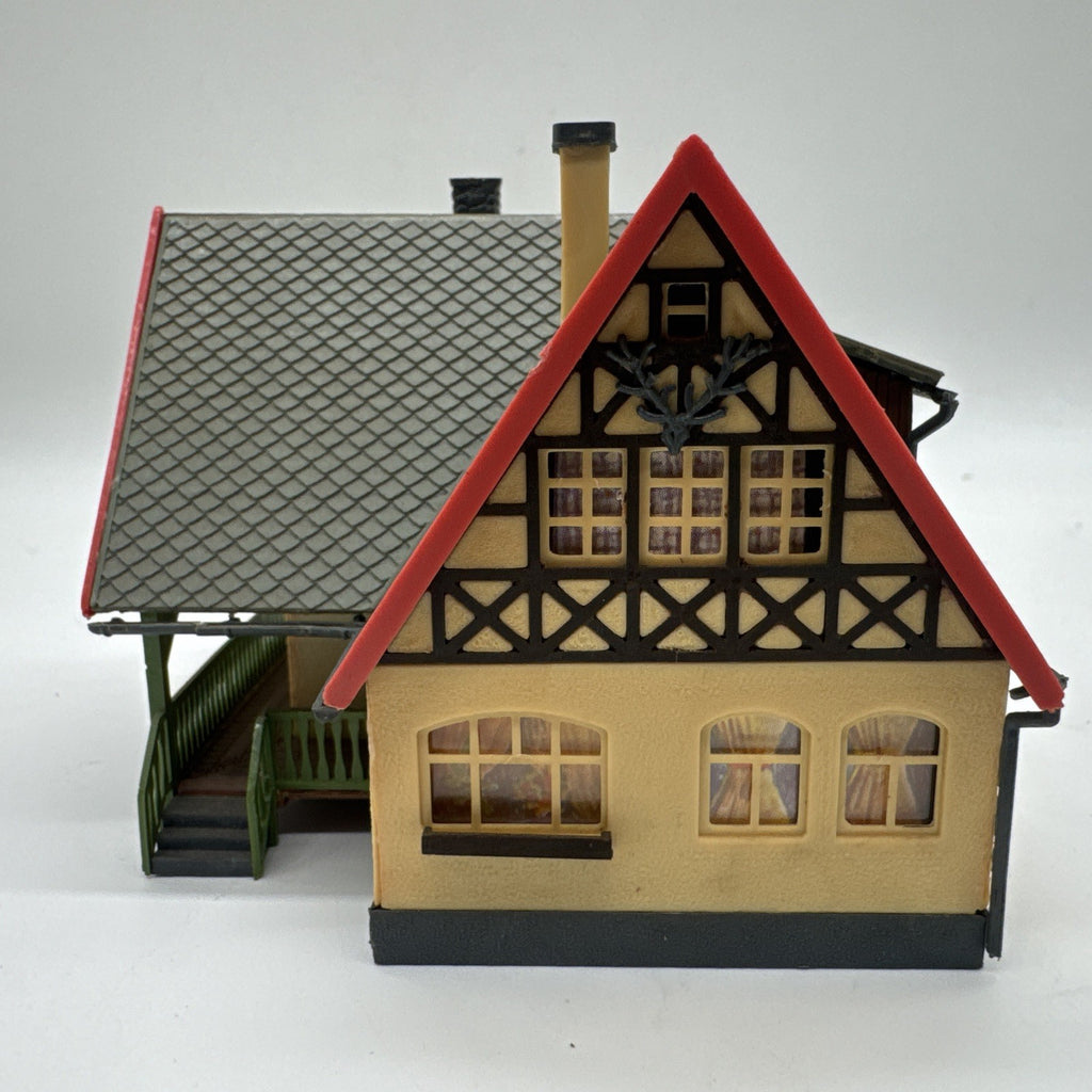 Auhagen H0/TT 12225 Forsthaus, gebaut, ohne OVP #750