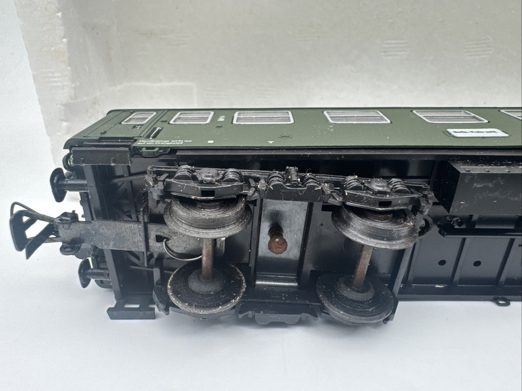 Schicht H0 426/50 Y - Reisezugwagen 2.Kl. der DR beleuchtet