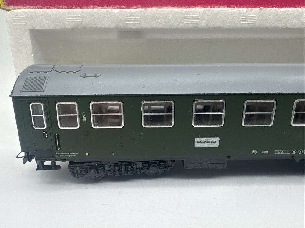 Schicht H0 426/50 Y - Reisezugwagen 2.Kl. der DR beleuchtet