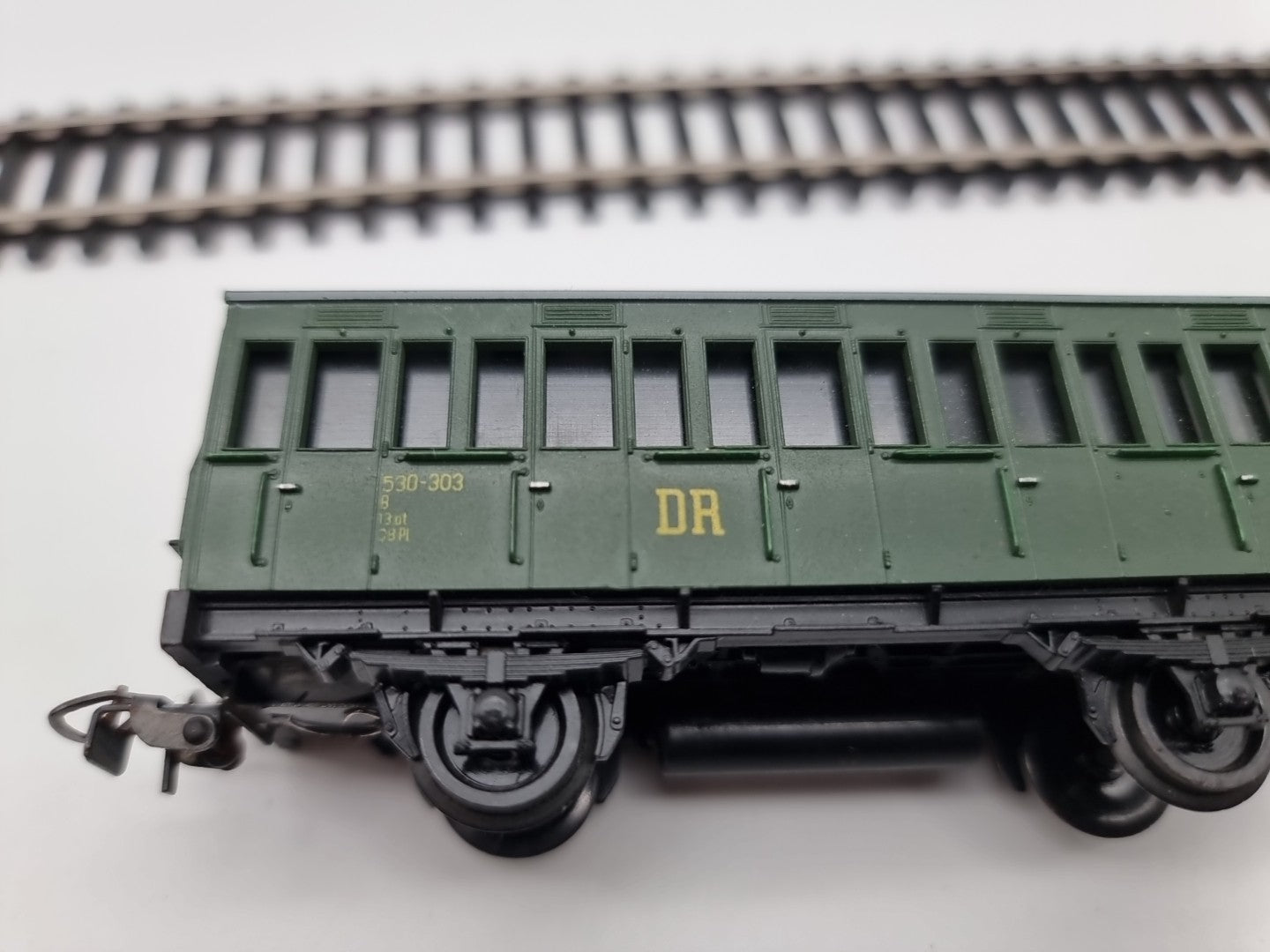 Piko Personenwagen 530-303 grün zweiachsig 1:87 H0