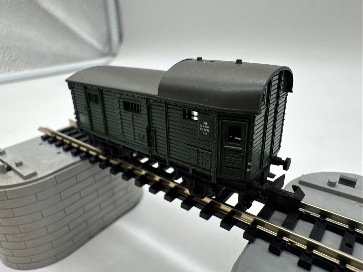 Arnold N 0449 4490 Güterwagen Gepäckwagen Packwagen 123 697 Essen grün #652