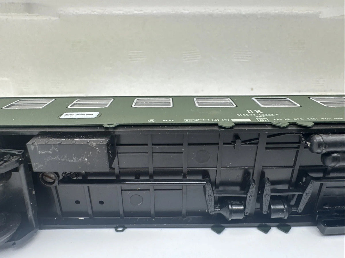 Schicht H0 426/50 Y - Reisezugwagen 2.Kl. der DR beleuchtet