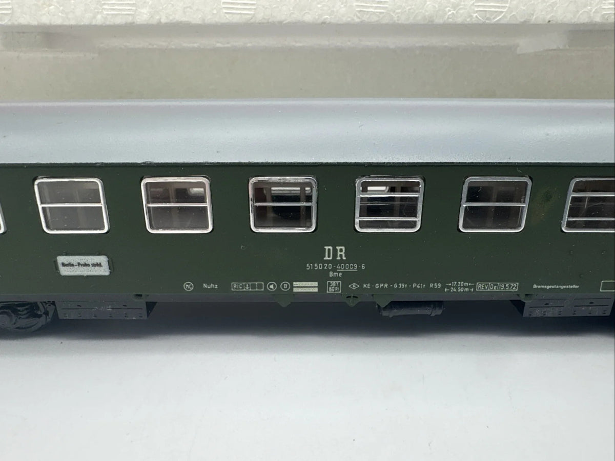Schicht H0 426/50 Y - Reisezugwagen 2.Kl. der DR beleuchtet