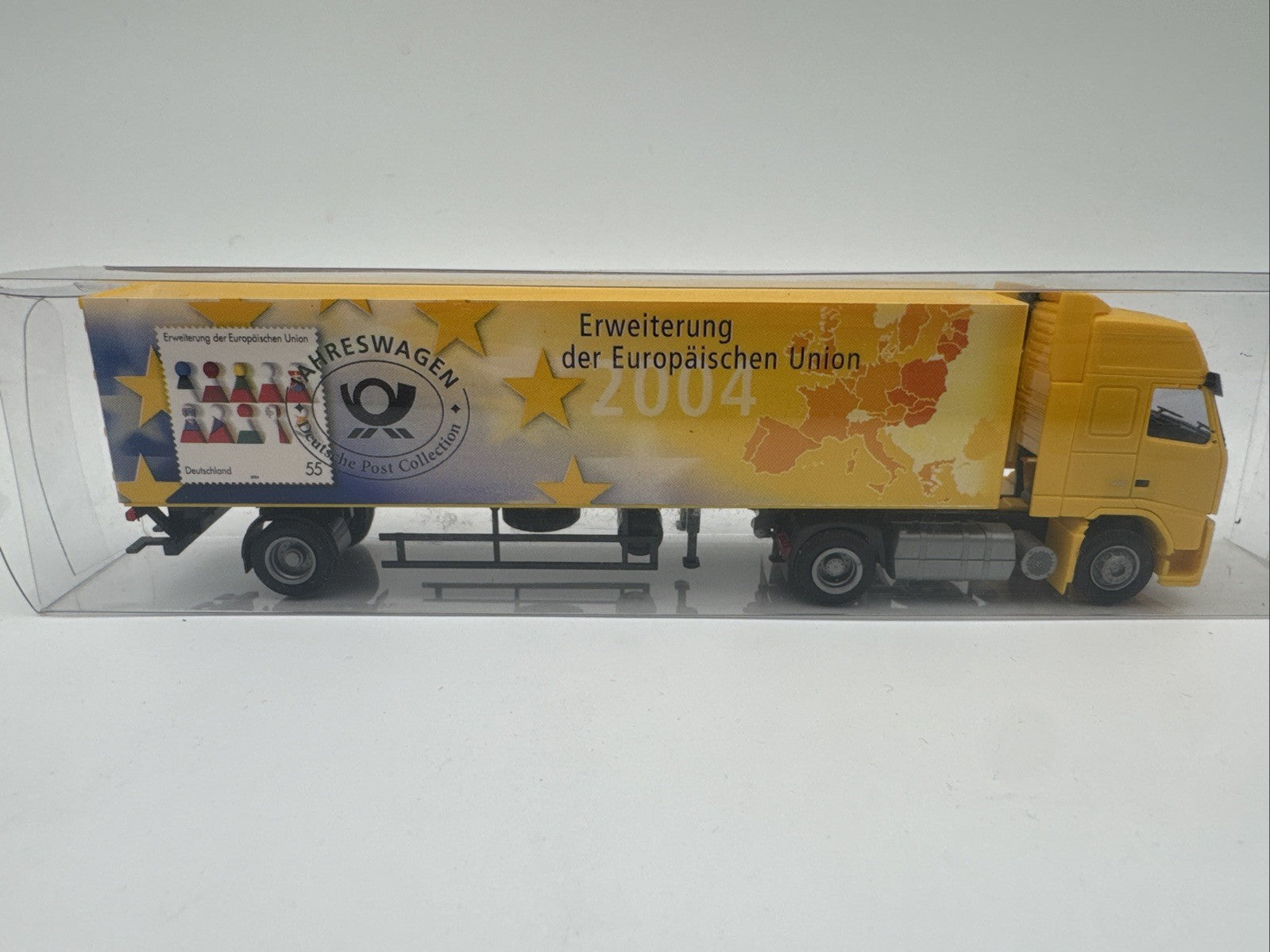 AWM 010499 Volvo Deutsche Post 2004 in 1:87