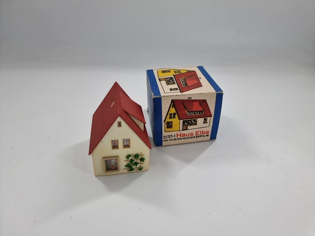 Original Mamos Vero Auhagen DDR  Bausatz Haus Elke 2/37 H0/ TT