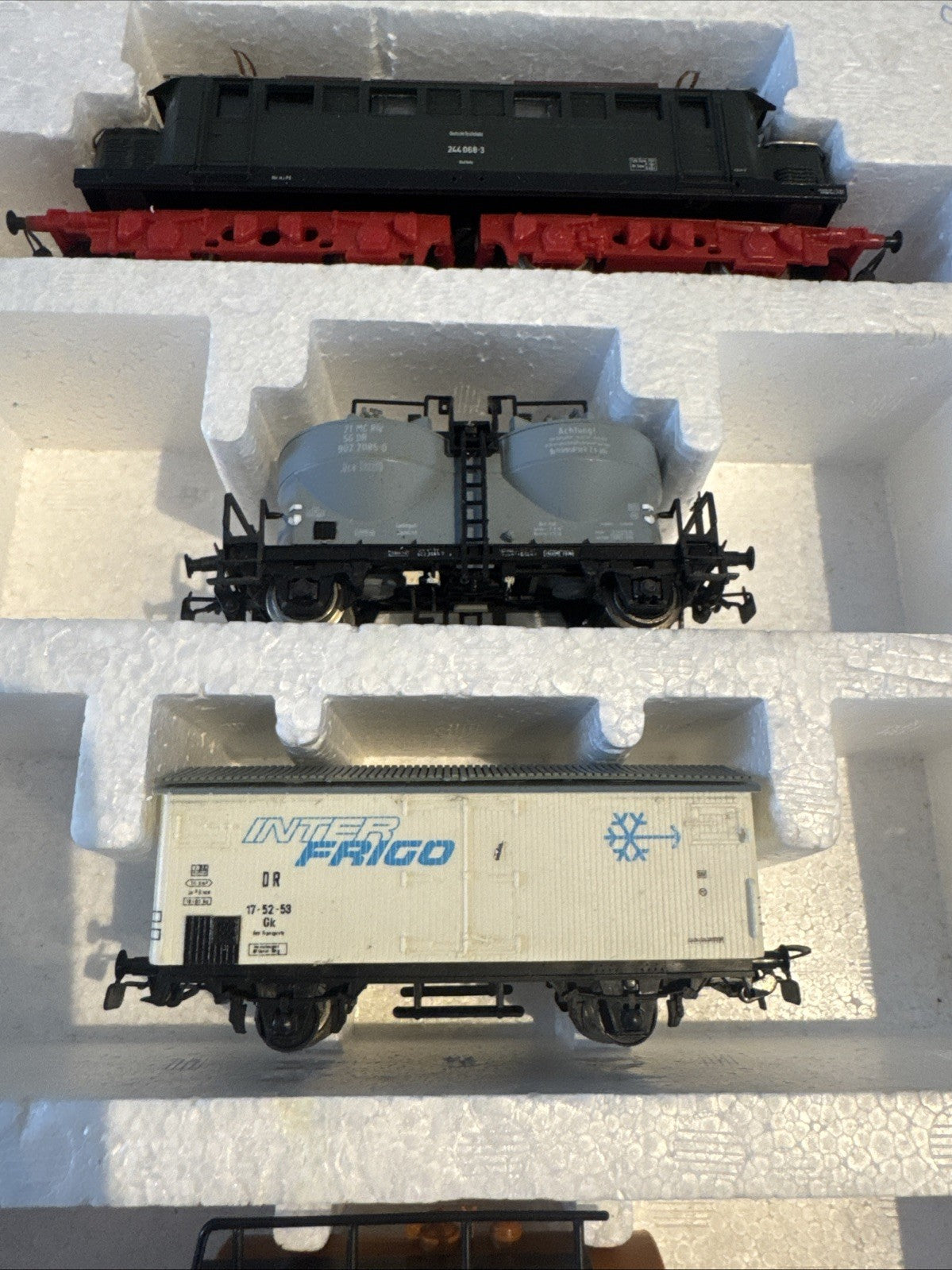 DDR Piko H0 1:87 Komplettanlage  5/0747/000 mit E Lok  244 068-3 OVP