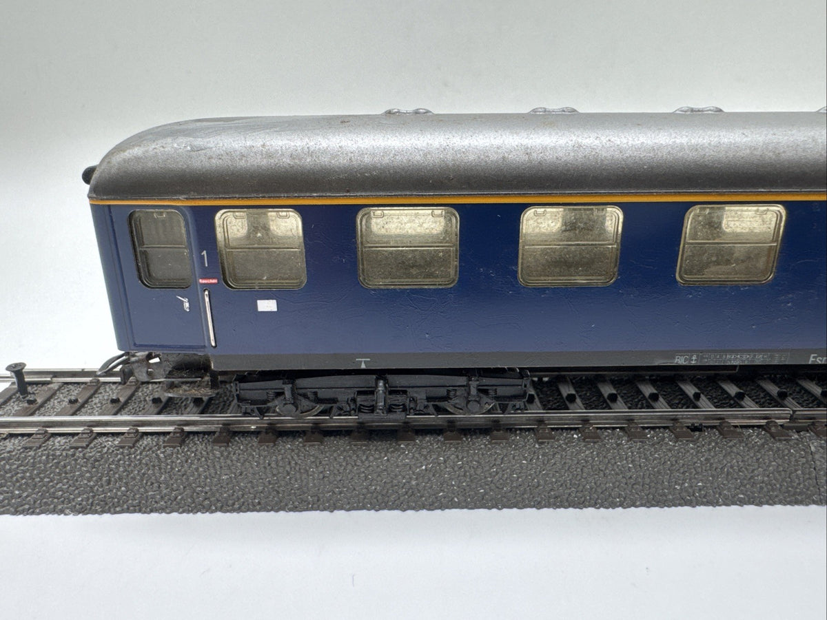 Märklin Personenwagen Beleuchtet 51 80 10-40 167-8 1Klasse Aüm 202 #547