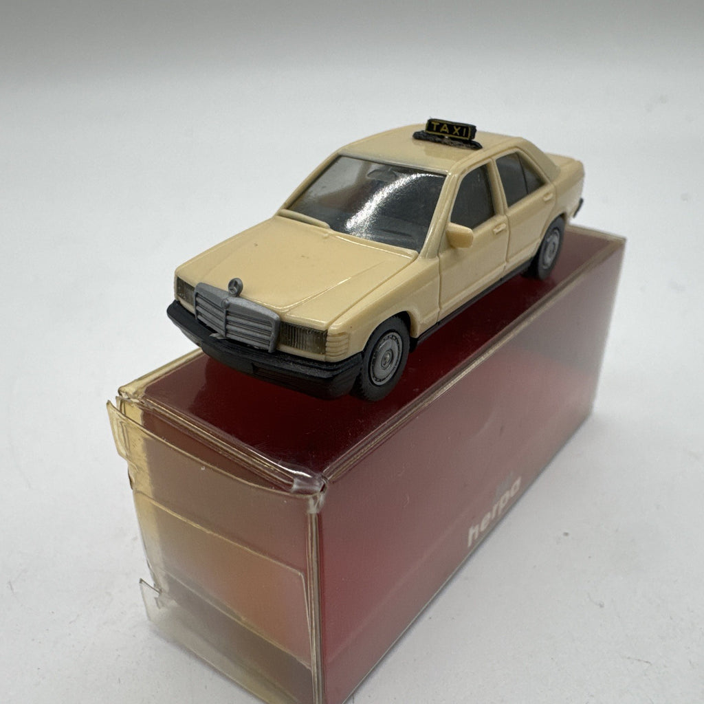 Herpa 041591 Mercedes-Benz 300 E Limousine Taxi Pkw H0 1:87 #605