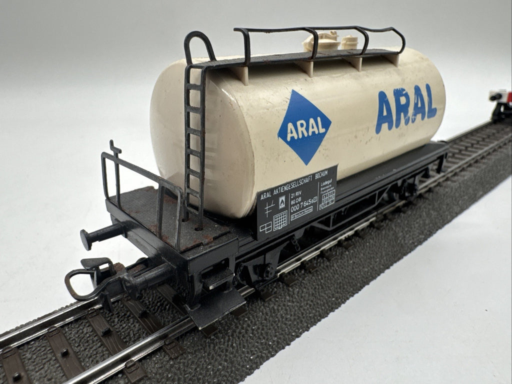 MÄRKLIN 1:87 H0 4440 Kesselwagen " ARAL" - der DB weiß #352