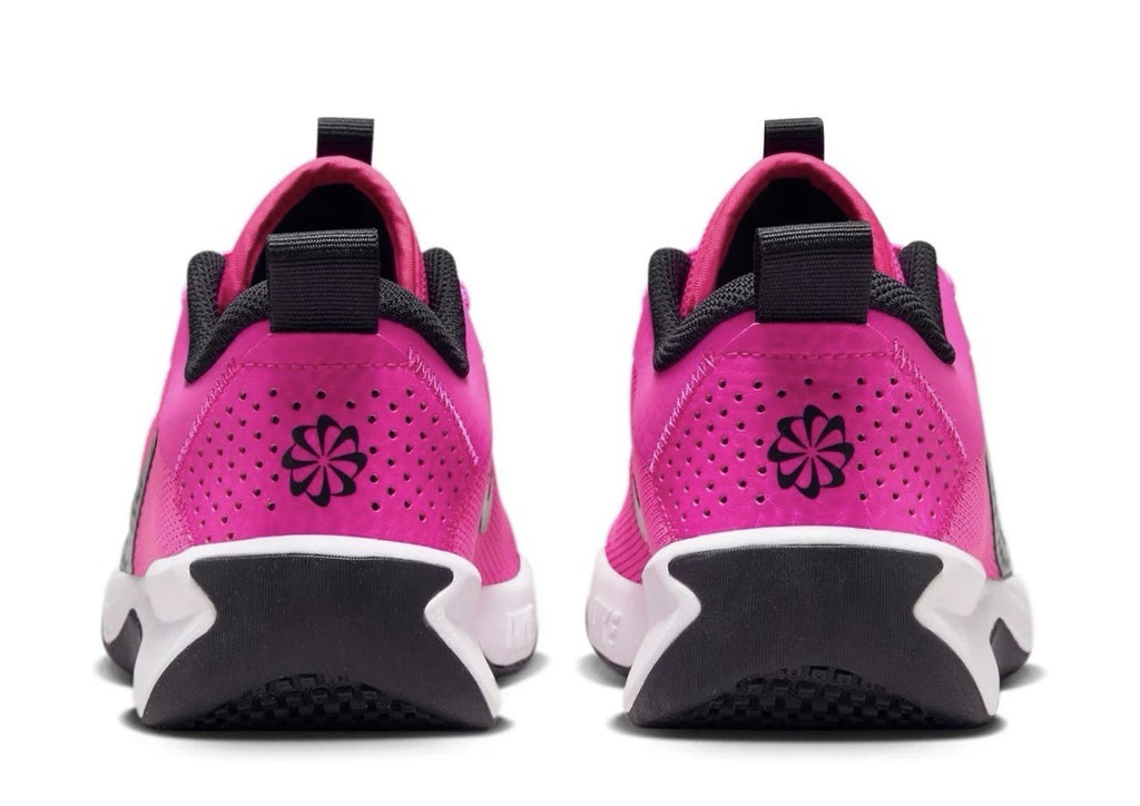 Nike Omni Multi-Court DM9027-602 Hallenschuhe Kinder Gr. 38.5