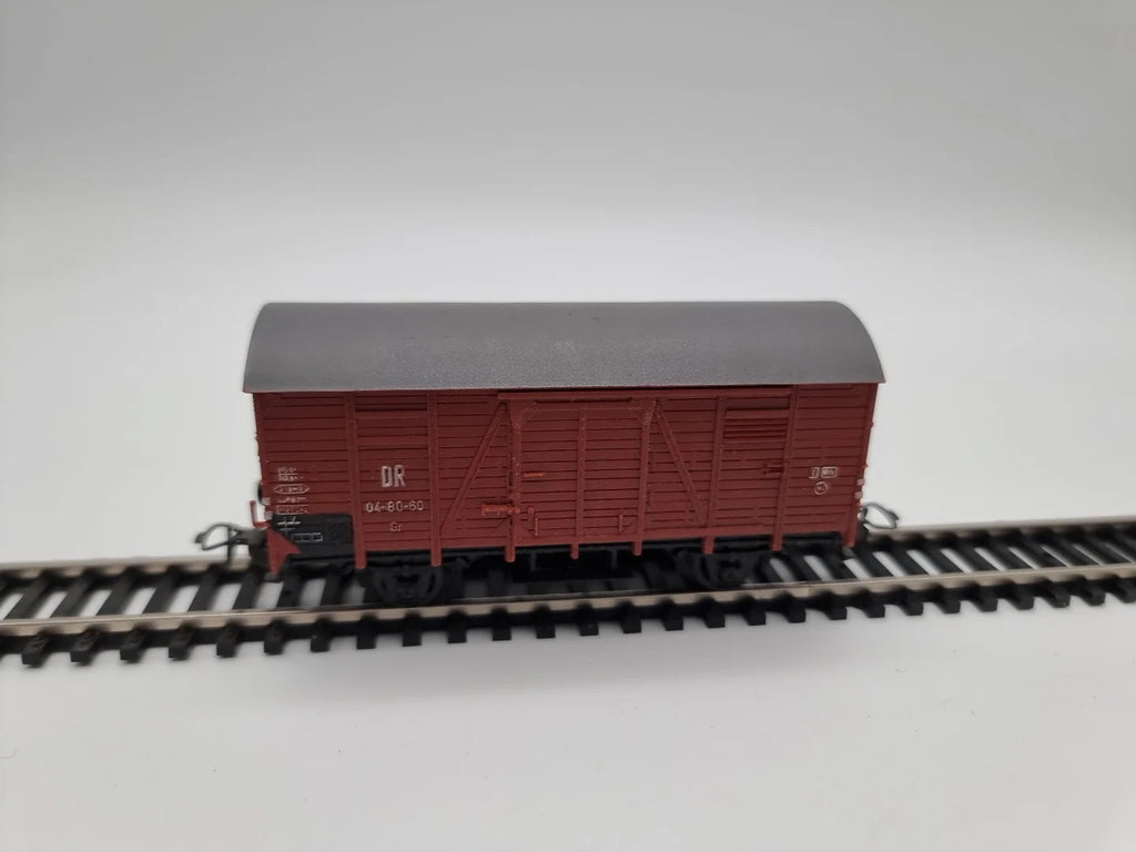 Piko H0 gedeckter Güterwagen Tonnendach 04-80-60 DR