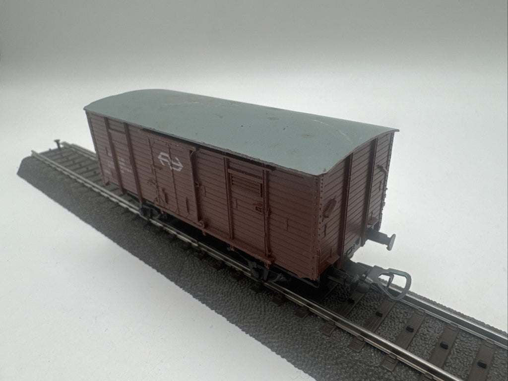 Piko Geschlossener Güterwagen - NS 179 7774-9 - GB - braun - H0 #593
