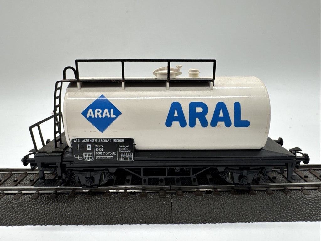 MÄRKLIN 1:87 H0 4440 Kesselwagen " ARAL" - der DB weiß #583