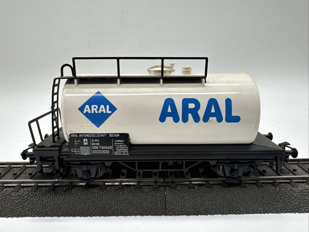 MÄRKLIN 1:87 H0 4440 Kesselwagen " ARAL" - der DB weiß #583
