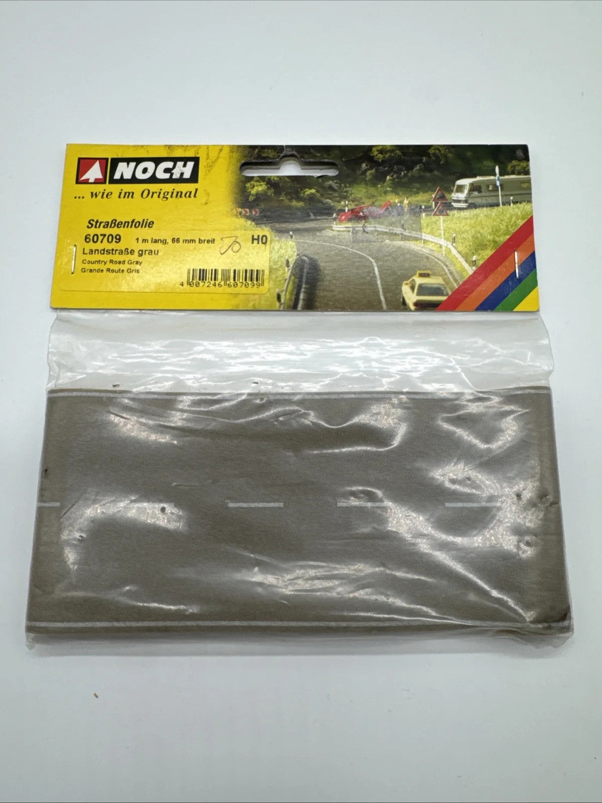 60709 Noch, Landstraße grau 100 x 6,6 cm, HO, flexibel, selbstklebend Modell