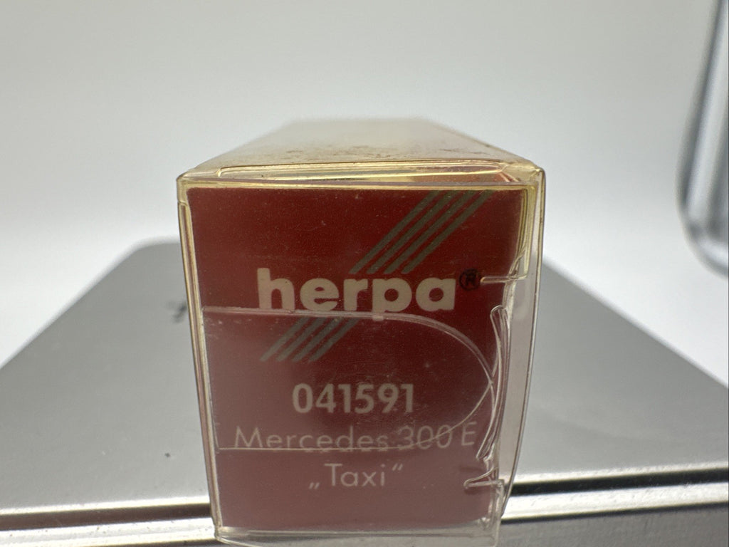 Herpa MB Mercedes Taxi 300 E in OVP 041591