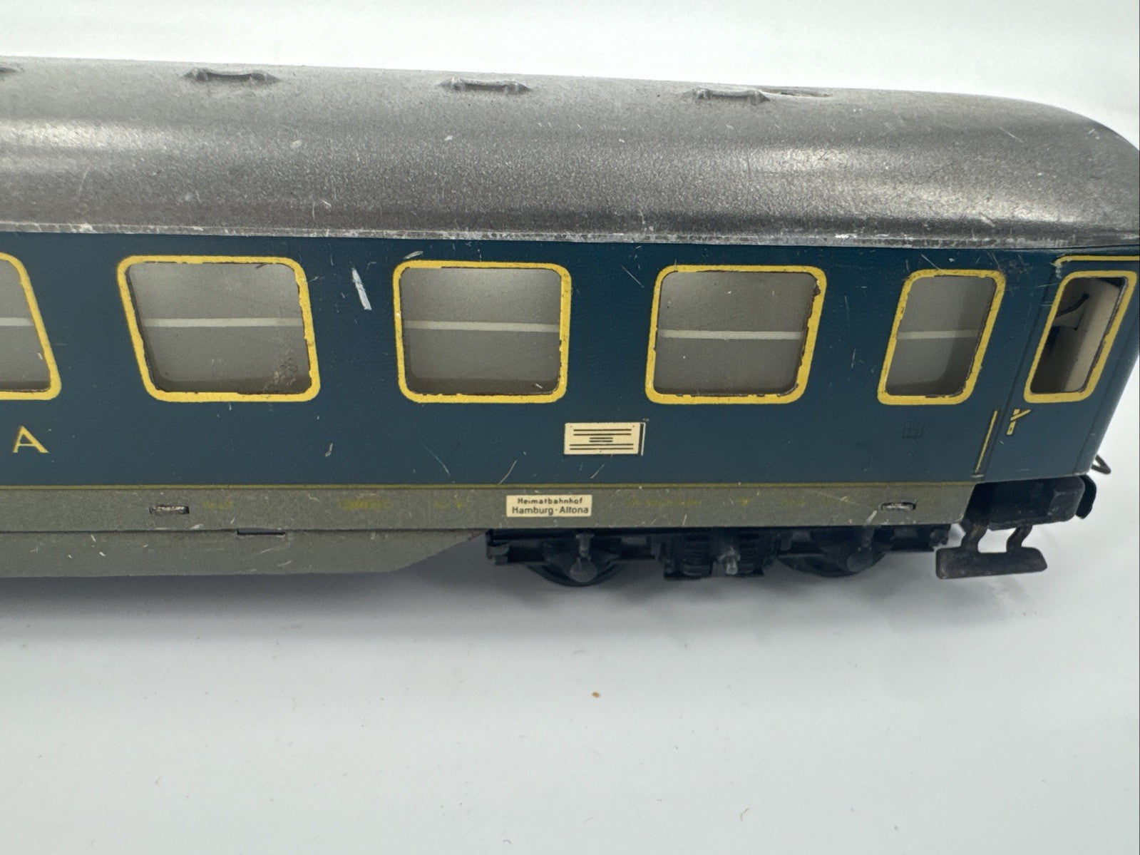 1:87  HO  Personenwagen/Abteilwagen "Touropa"  Trix Express - gebraucht