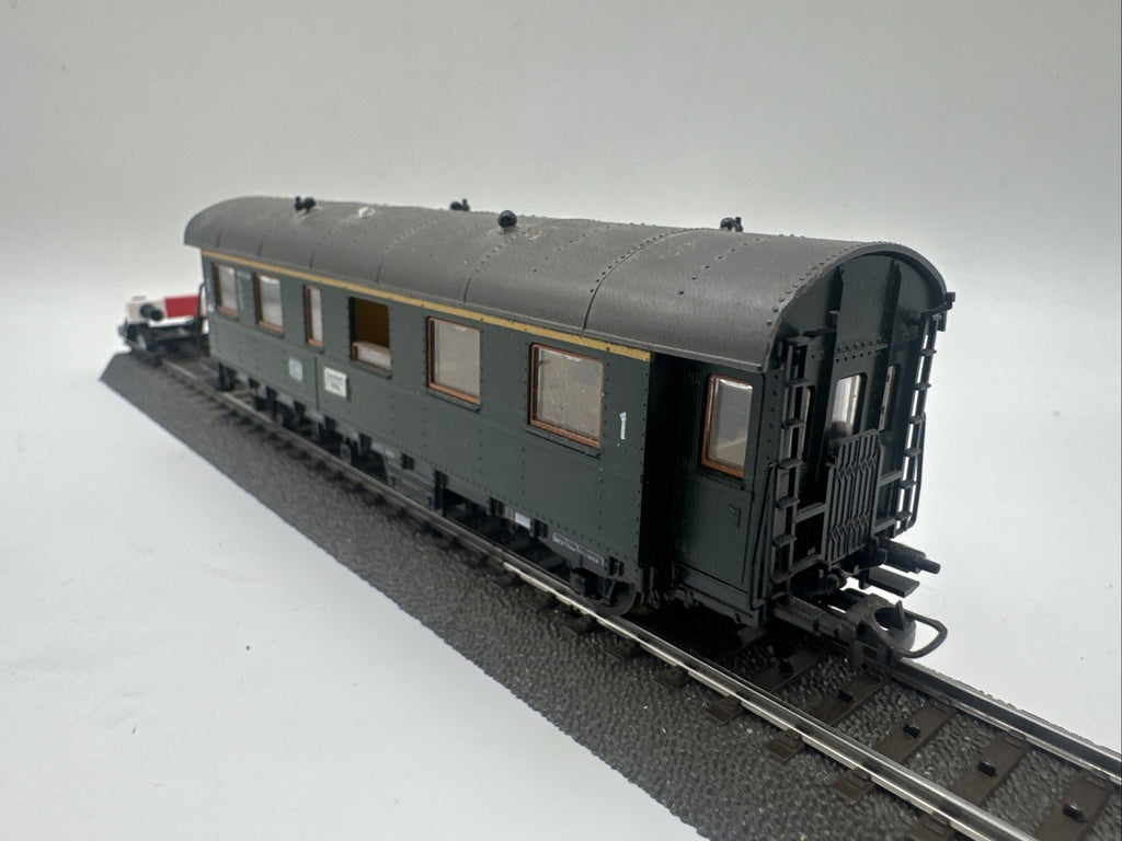 Roco H0 4203 Personenwagen Donnerbüchse 1. Klasse 28 672 Köl grün DB AC #762