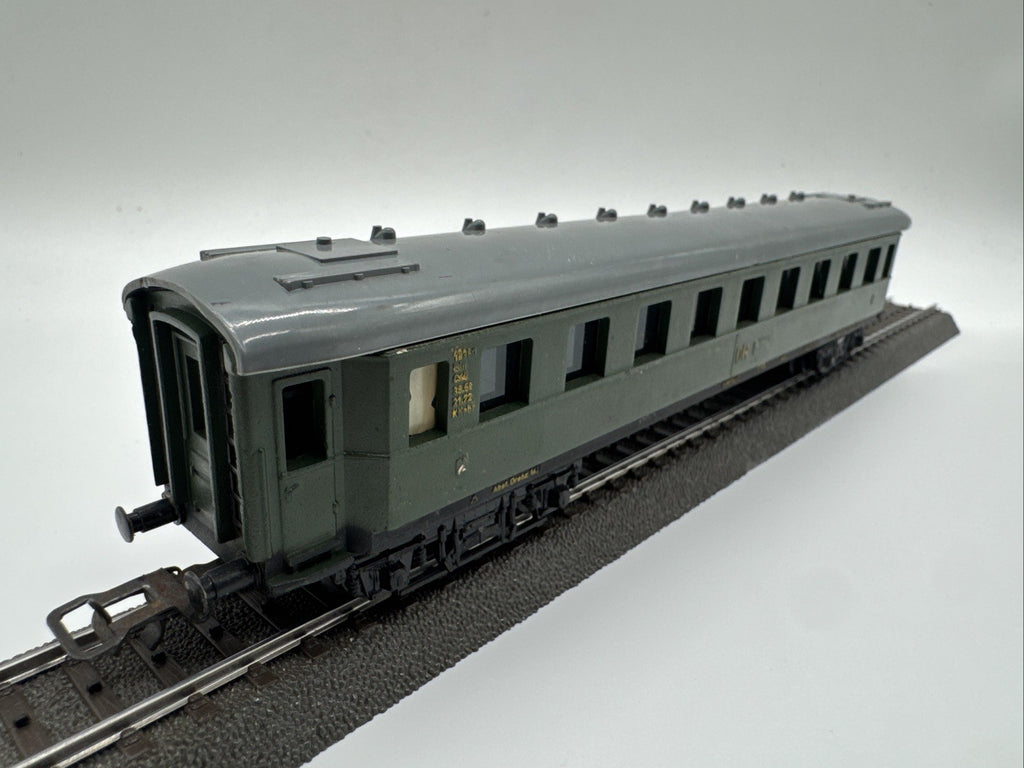 Piko Spur H0 18350 Personenwagen der DR Grün #68
