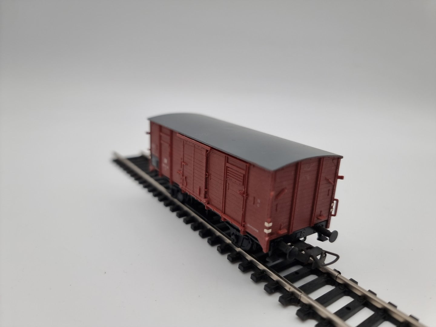 Piko H0  Gedeckter Güterwagen DR 05-67-00  G   (323753) #5936#