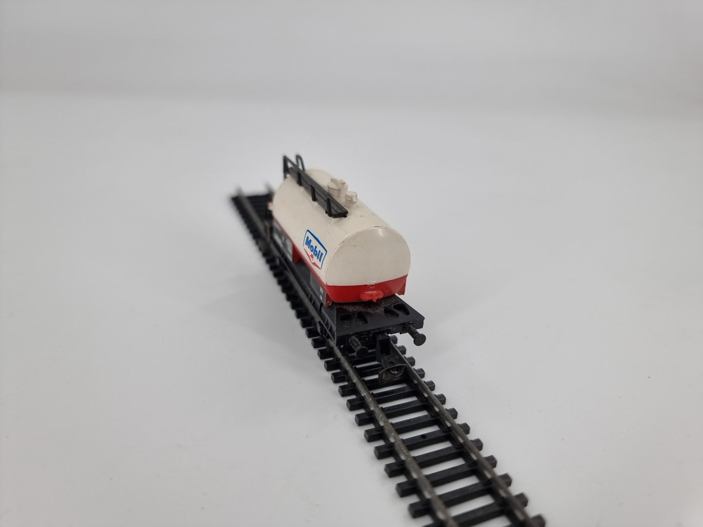 BTTB TT Güterwagen Kesselwagen "Mobil" 504777 SJ