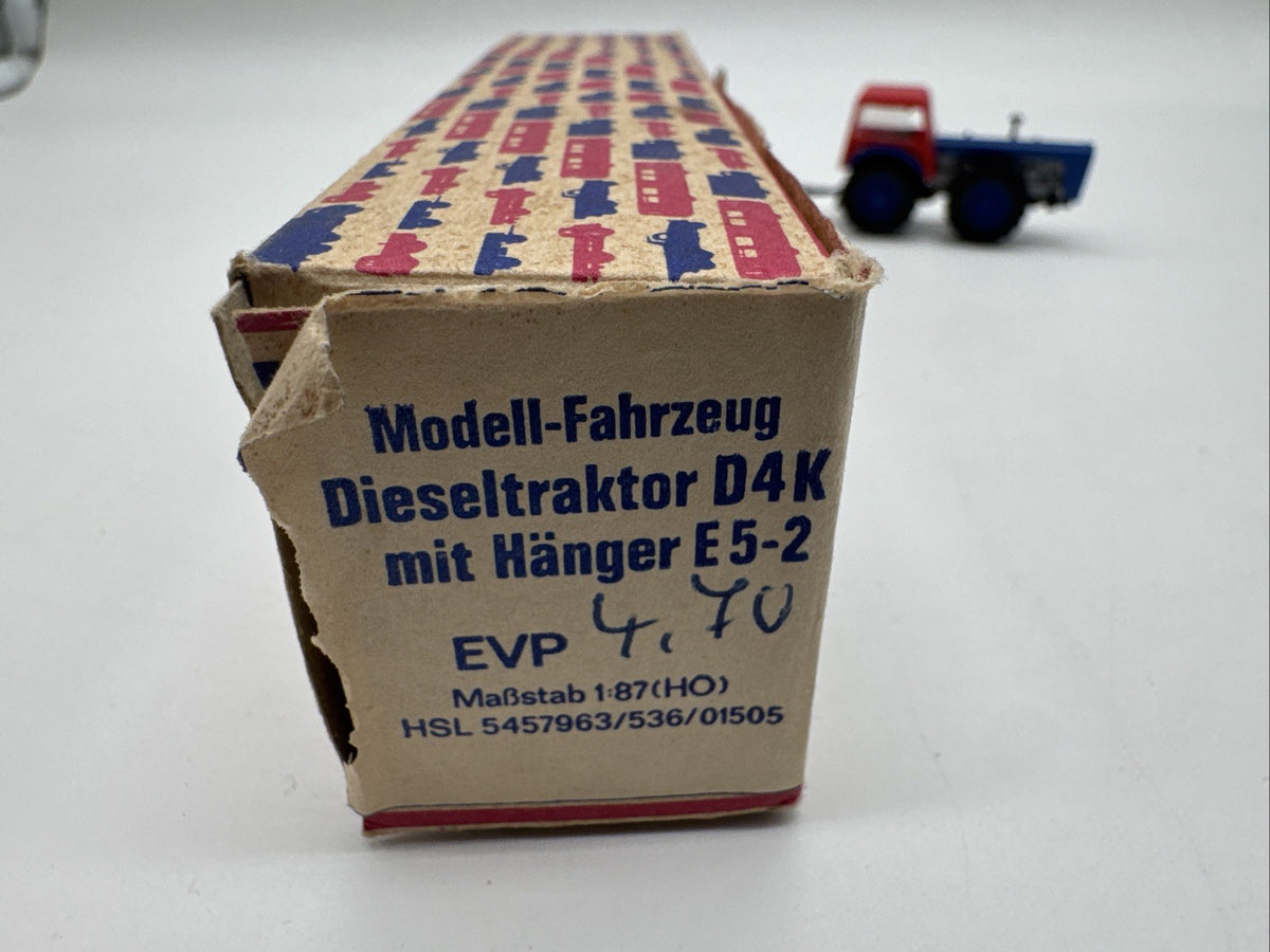 VEB Berlinplast 1:87 Dieseltraktor D4K mit Hänger E5-2