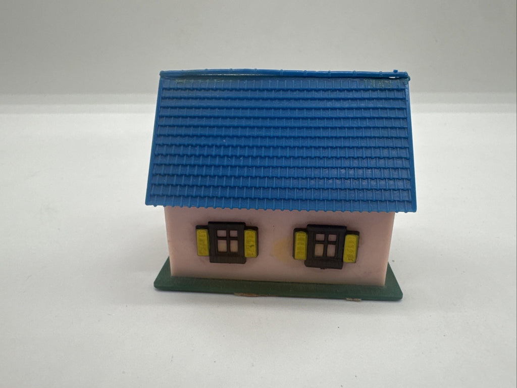 Spur H0 Einfamilienhaus befenstert
