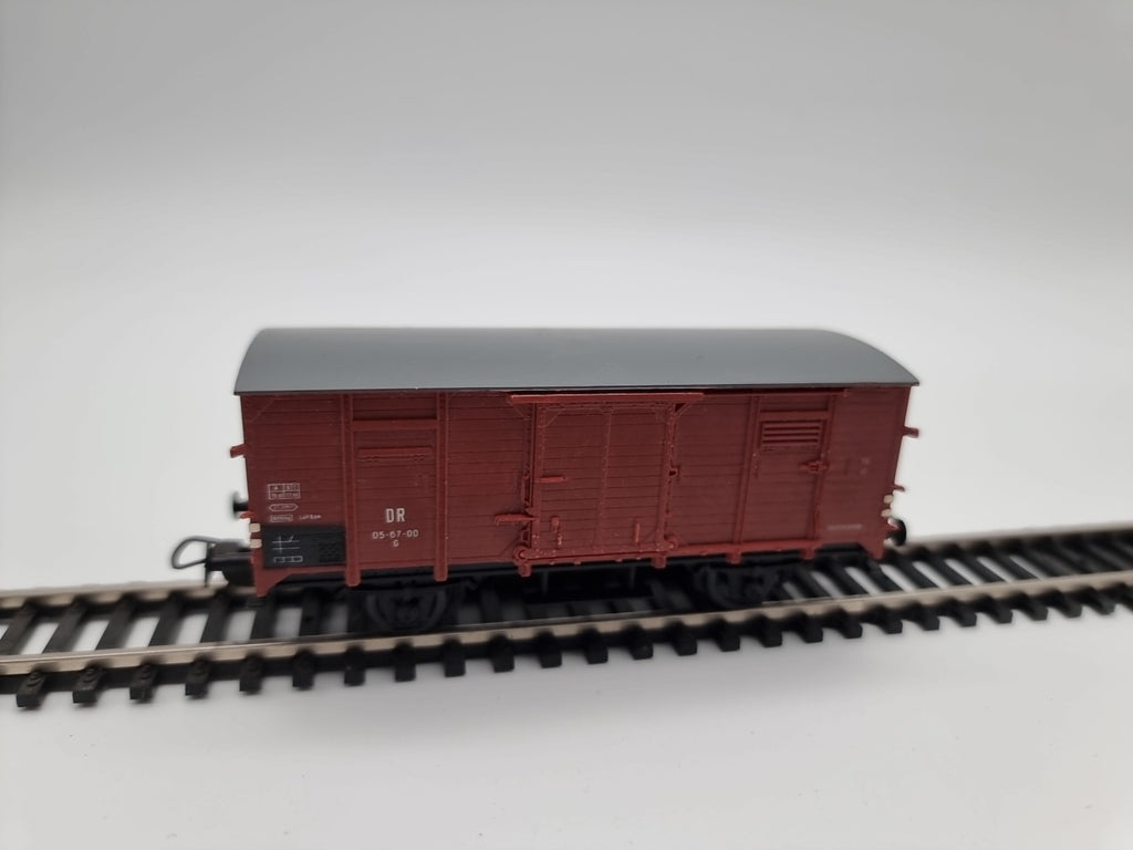 Piko H0  Gedeckter Güterwagen DR 05-67-00  G   (323753) #5936#