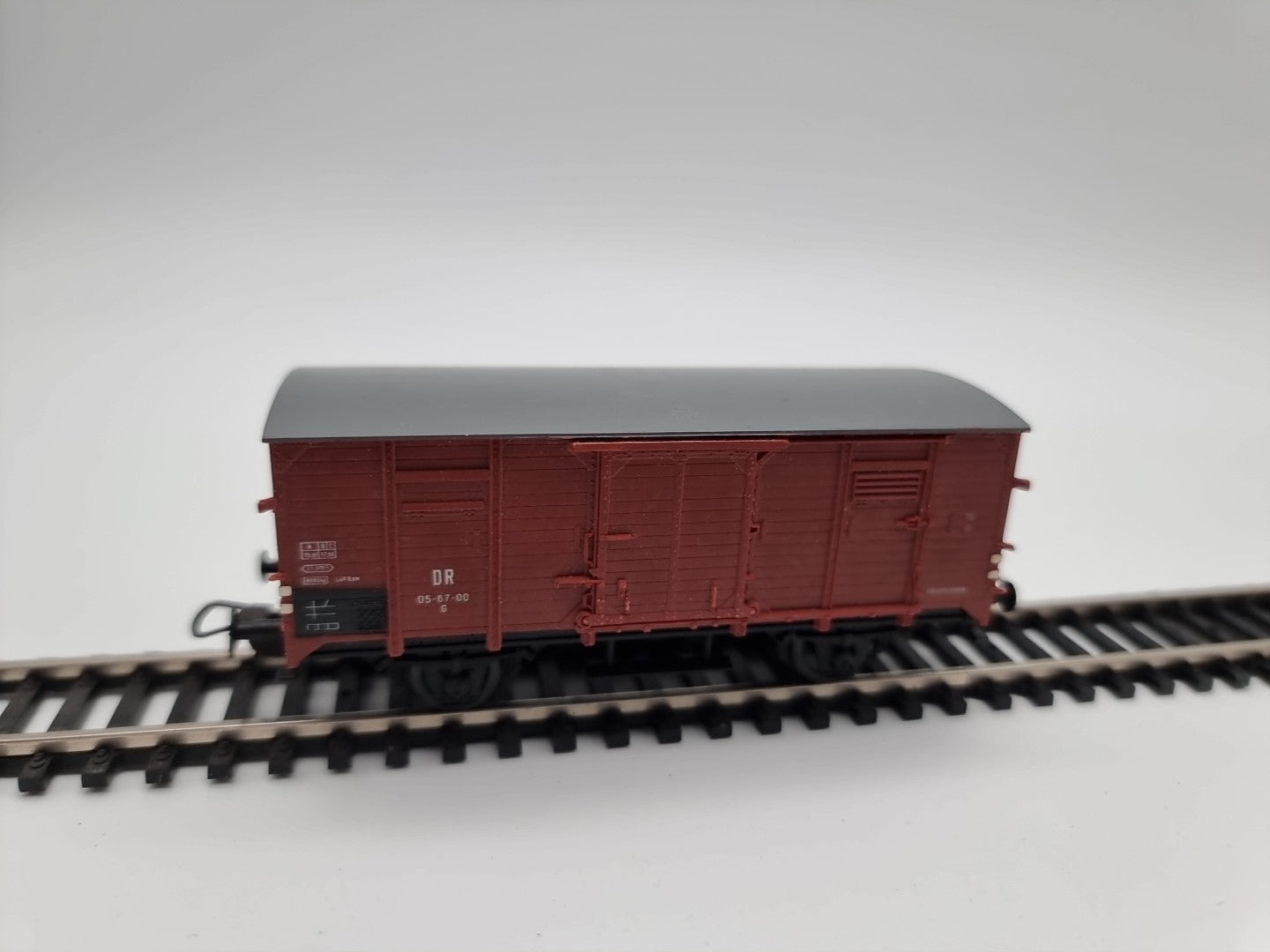 Piko H0  Gedeckter Güterwagen DR 05-67-00  G   (323753) #5936#