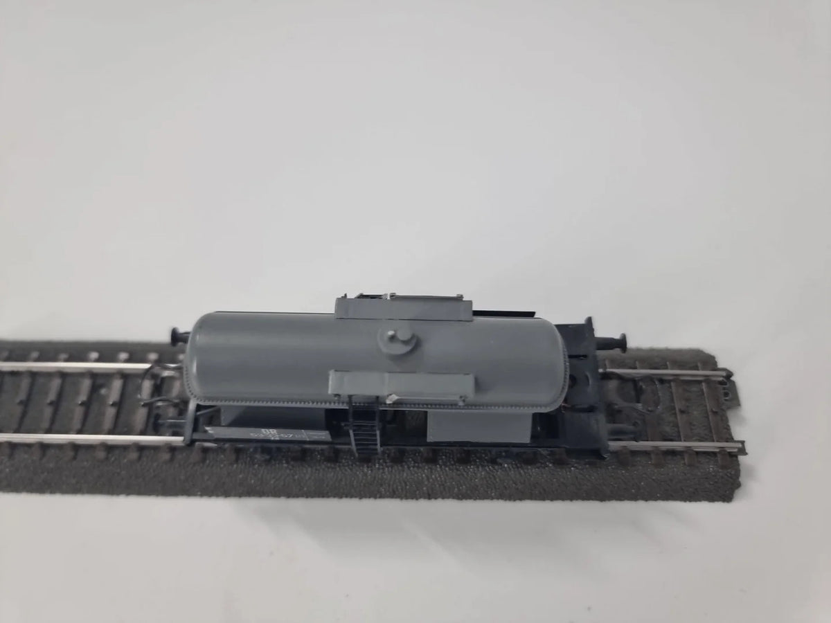 Schicht Kesselwagen der DR  53-33-57 Zd  H0