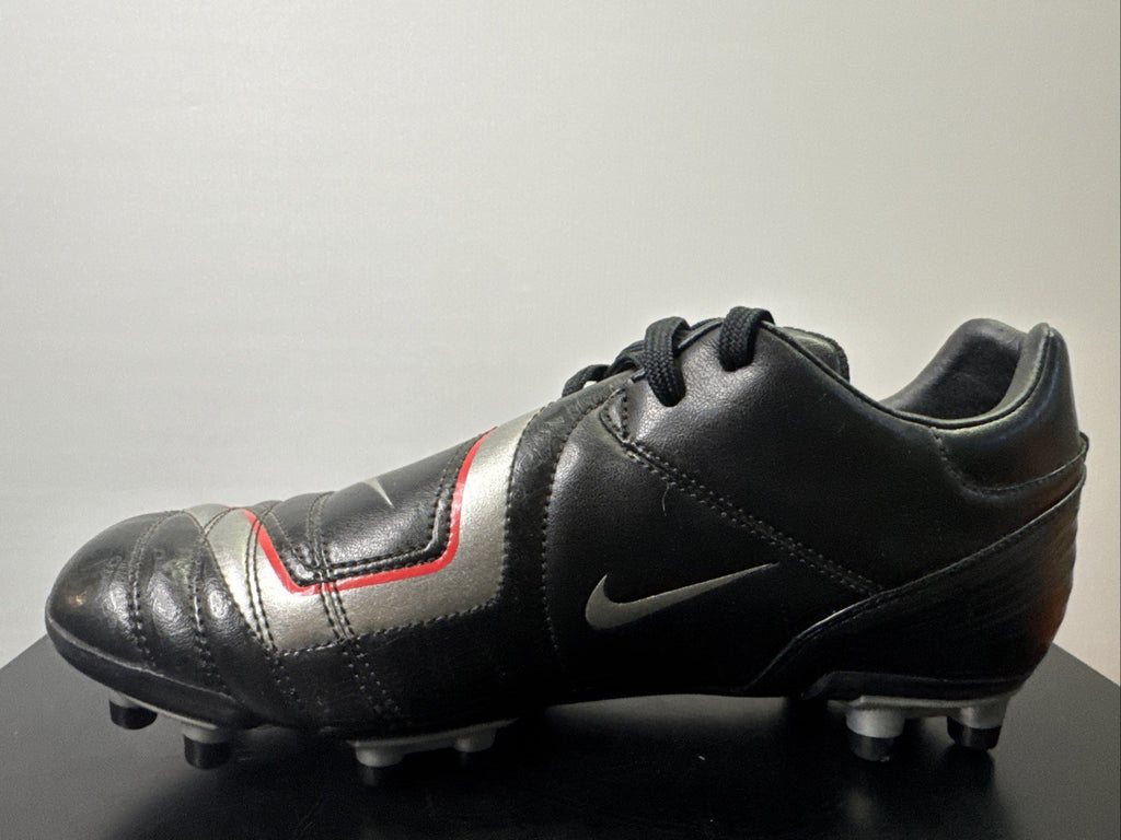 Nike Total 90 Gr. 40,5 Fußballschuh Shift Plus FG