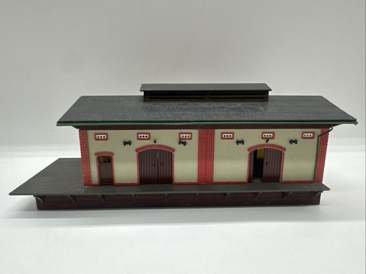 Vero H0 54 57310/129/0458 Güterabfertigung - 23 x 9,3 x 9,3 cm H0 HO 1:87