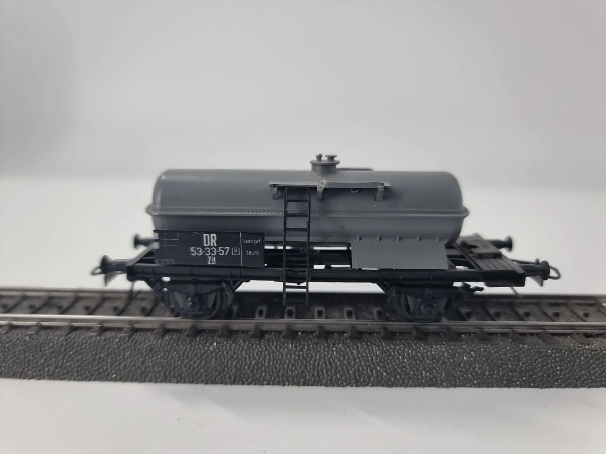 Schicht Kesselwagen der DR  53-33-57 Zd  H0