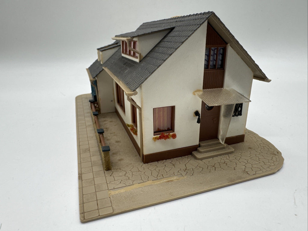Vollmer 3723 | Wohnhaus mit Ladengeschäft | fertig gebaut | H0 / 1:87 #740