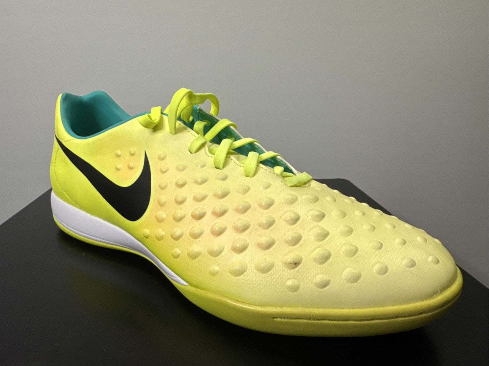 Nike Magistax Fußballschuh Gr. 47,5 Indoor Onda II IC