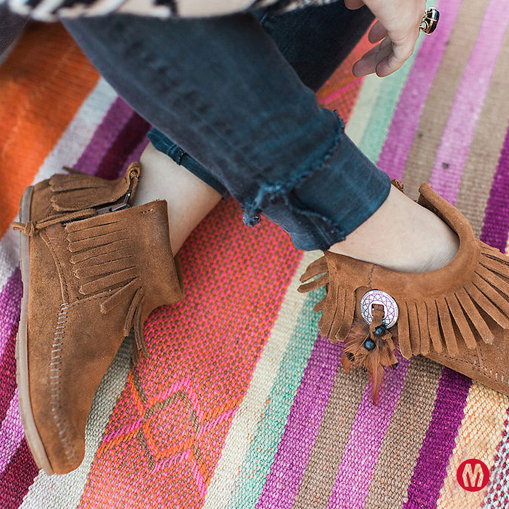 Minnetonka Damen Concho/Feather Side Zip Boot Bootsschuh